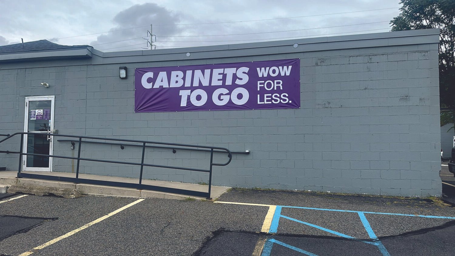 Building banner for Cabinets To Go