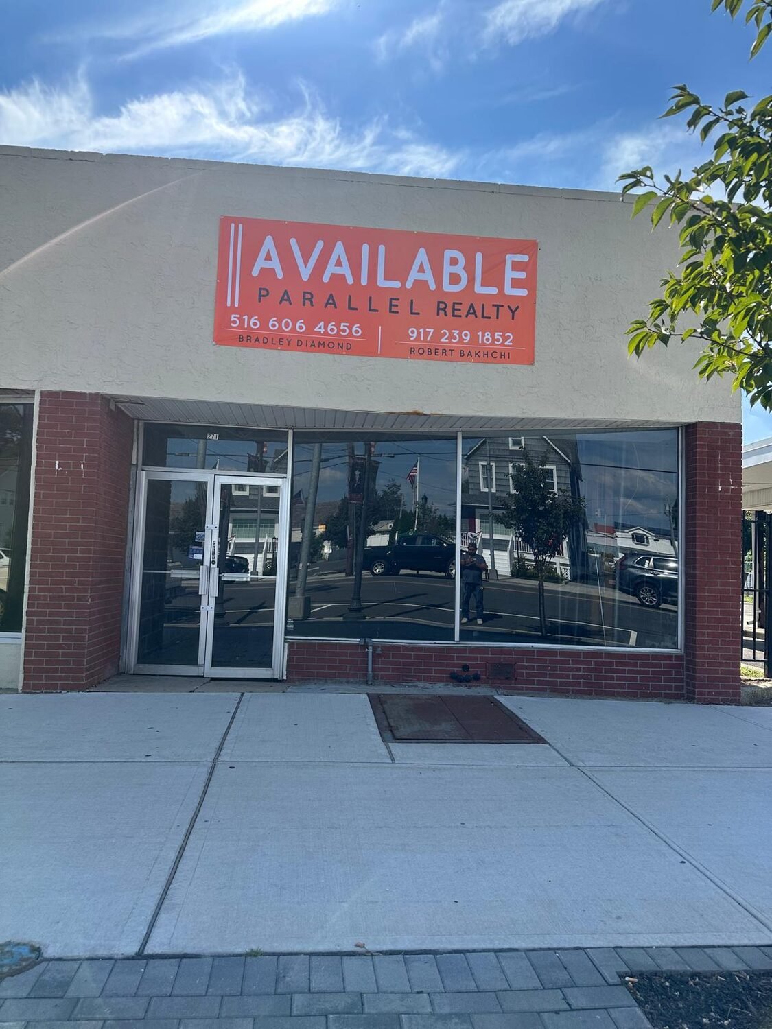 Space available banner for Parallel Realty