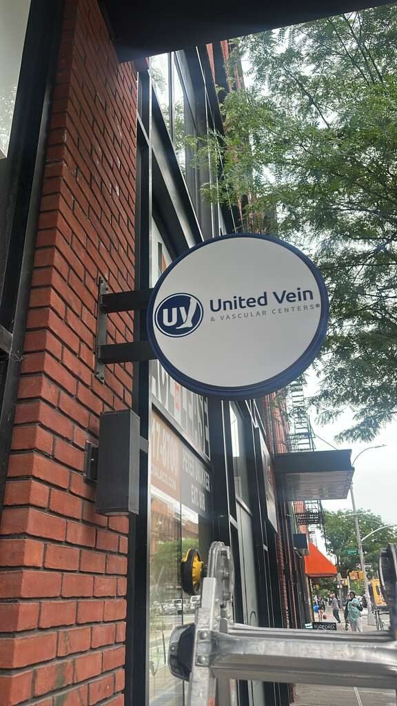 Projecting blade sign for United Vein & Vascular Centers