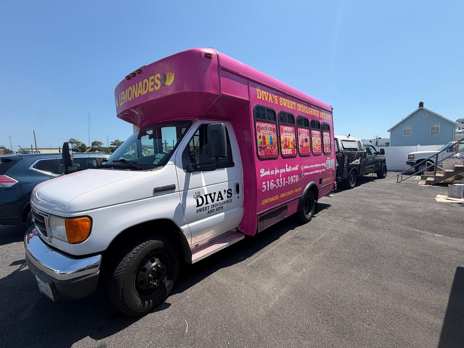 Wrapped mobile catering bus for Diva's Sweet Indulgence